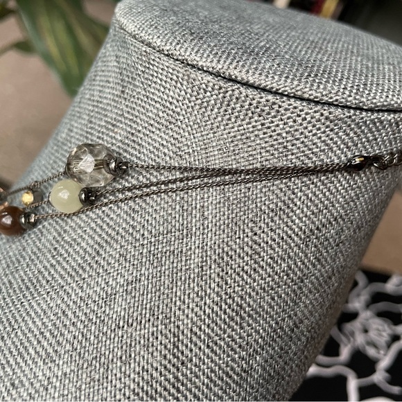 Pretty hand strung three string beaded necklace - Picture 5 of 9